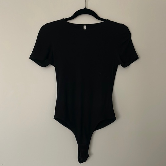 Lulus Tops - Lulus basic ribber short sleeve bodysuit size S